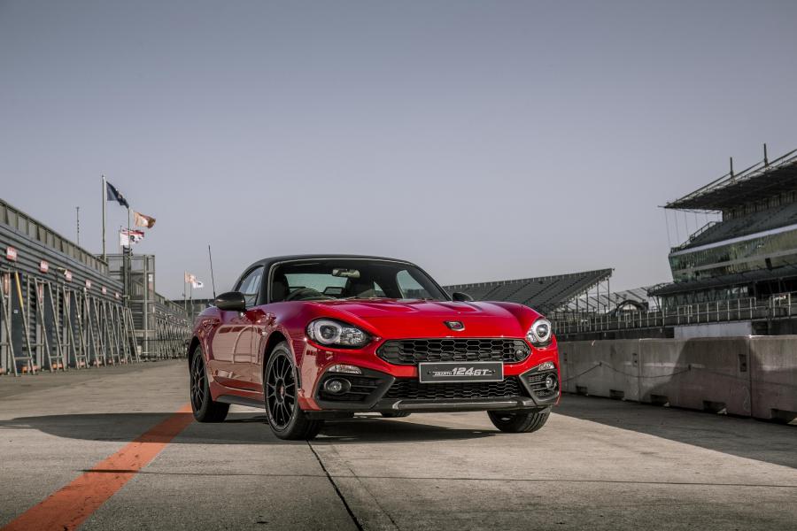  Abarth 124 GT (348) 2018 года  (UK) (фото 31 из 40)